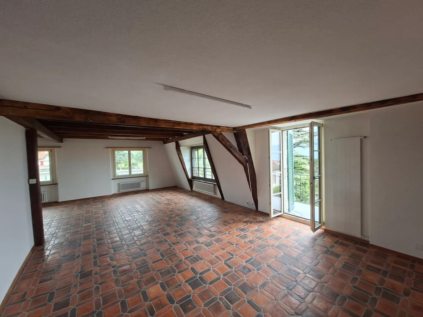 Appartamento di 4 stanze con vista mozzafiato nella città vecchia - Foto 5 di 10