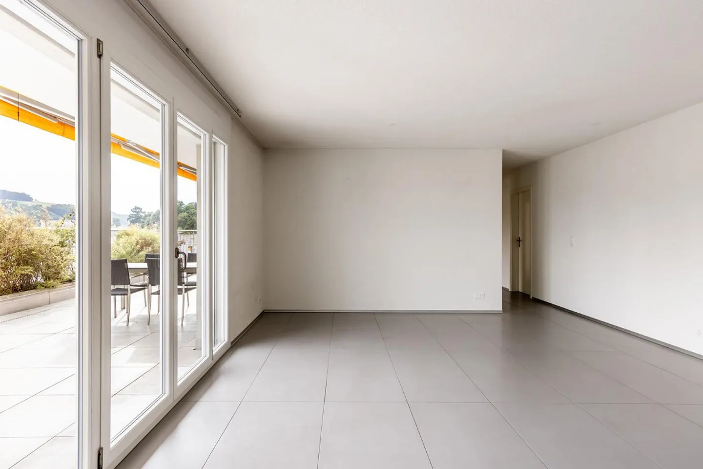 Appartement en attique de 5,5 pièces à Boll - Photo 7 sur 13