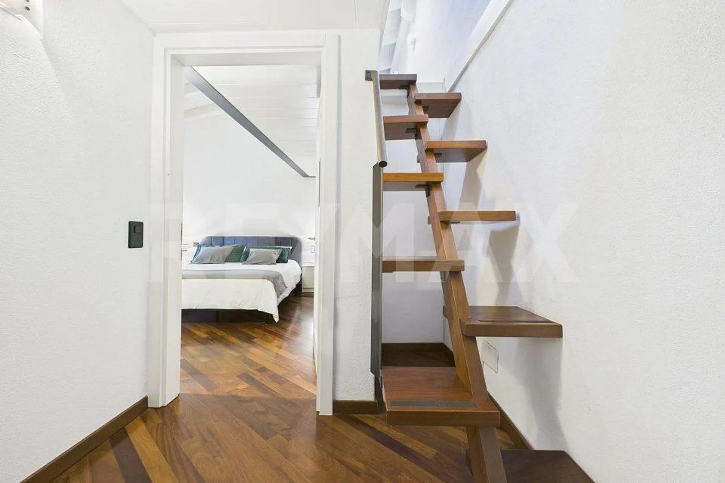 Exklusive 4½-Zimmer-Maisonette nur wenige Schritte vom Luganersee entfernt - Foto 8 von 13