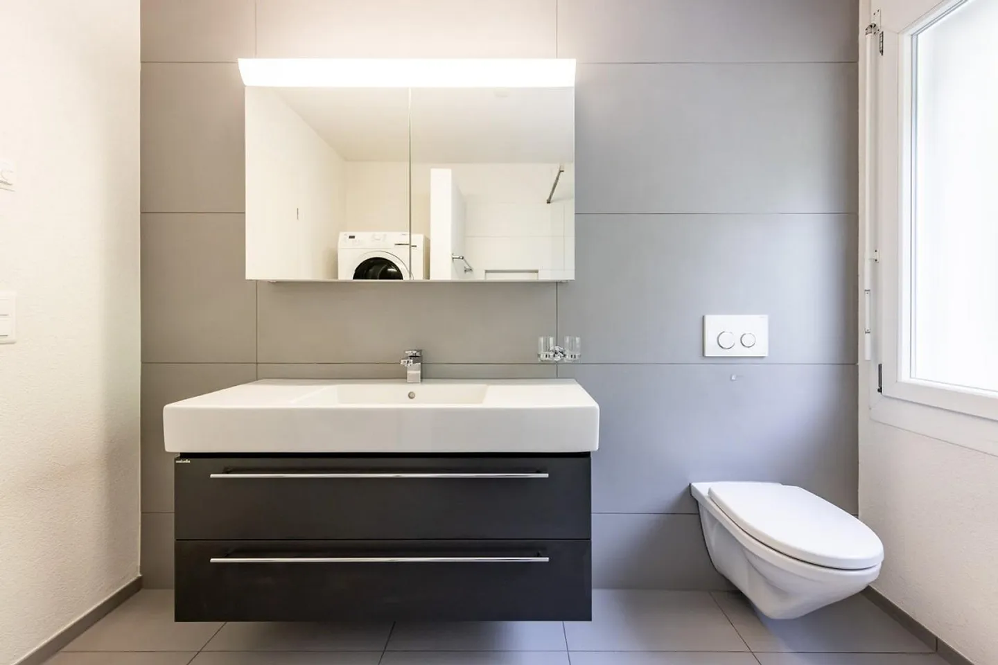 Appartement en attique de 5,5 pièces à Boll - Photo 9 sur 13