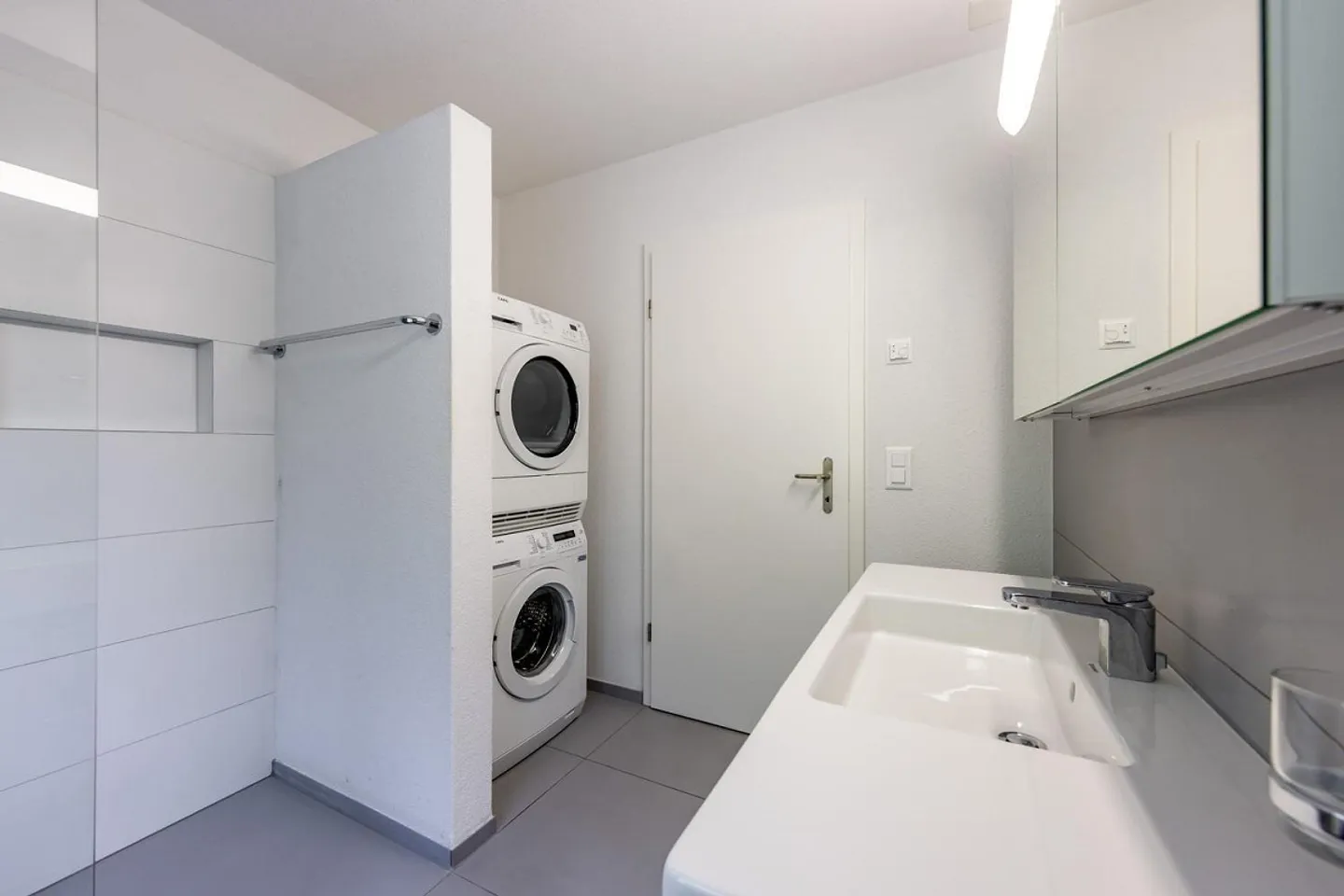 Appartement en attique de 5,5 pièces à Boll - Photo 10 sur 13