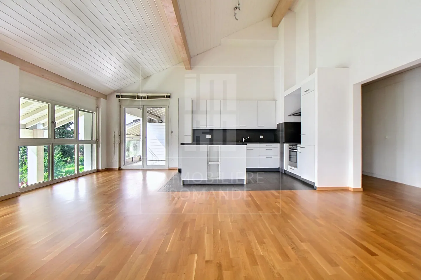 Charming Apartment in Jussy - Photo 3 of 14