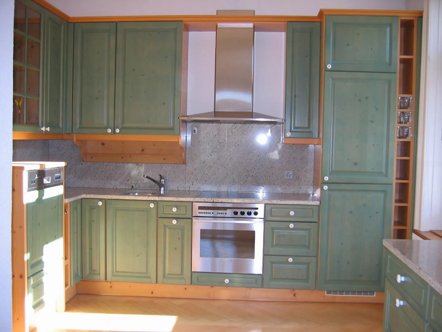 enorme appartamento signorile di 3½ locali in città con 2 balconi e giardino - Foto 6 di 12