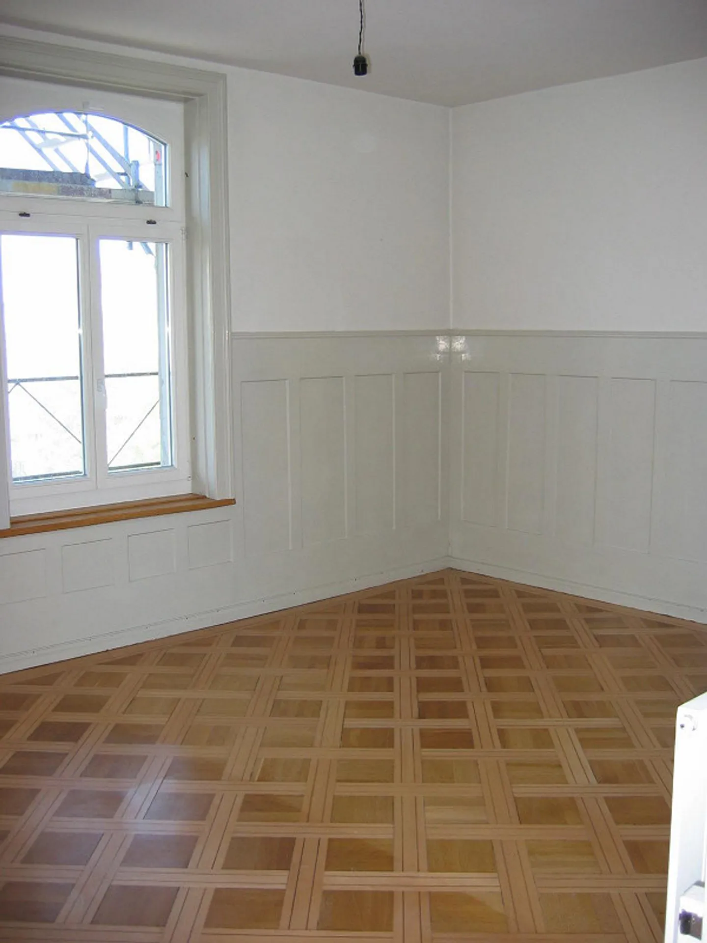 enorme appartamento signorile di 3½ locali in città con 2 balconi e giardino - Foto 5 di 12