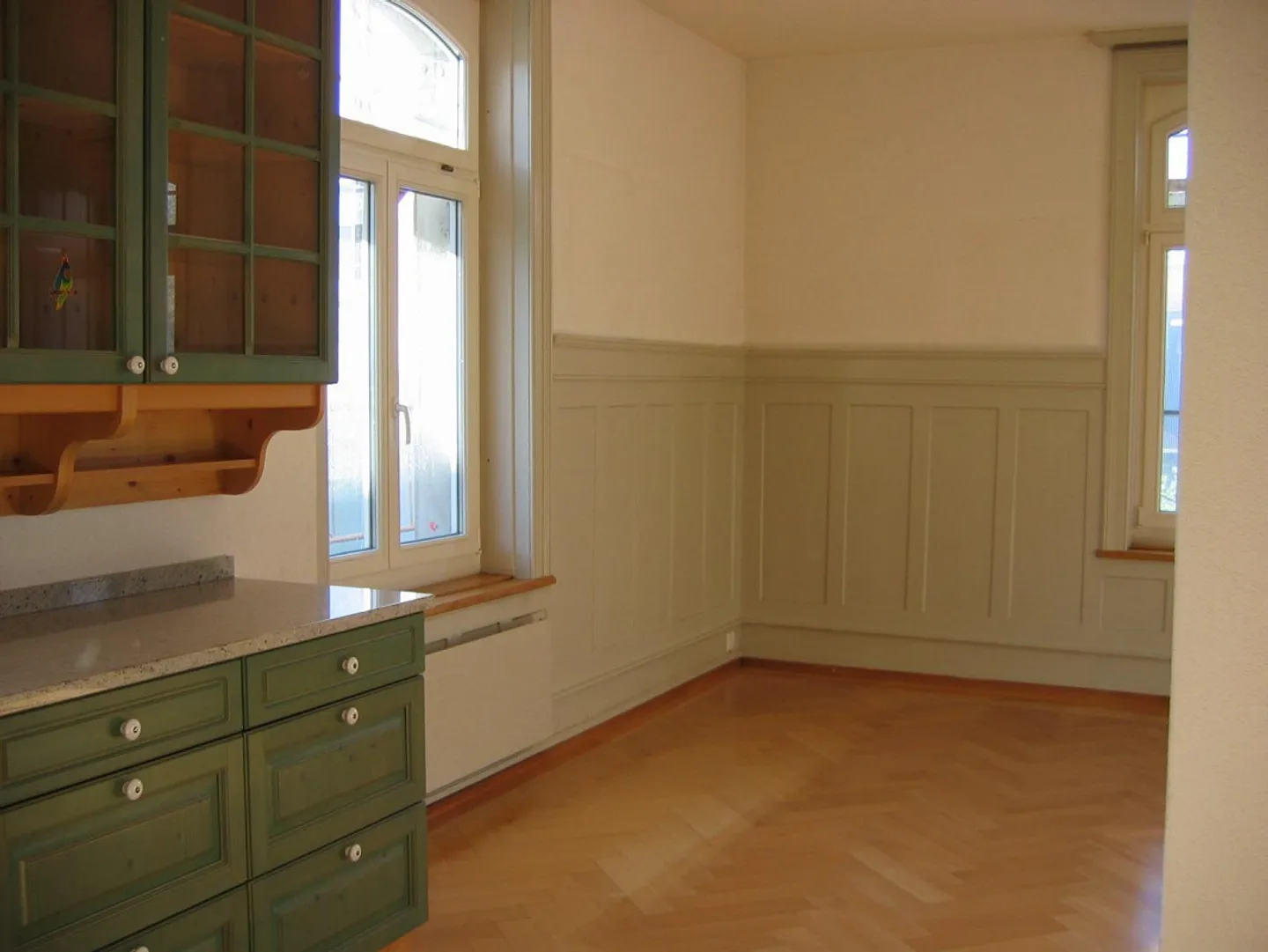 enorme appartamento signorile di 3½ locali in città con 2 balconi e giardino - Foto 7 di 12