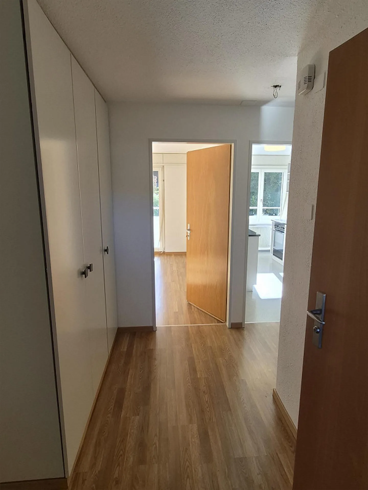 2 Room Apartment with Modern Fitted Kitchen - Photo 7 of 7