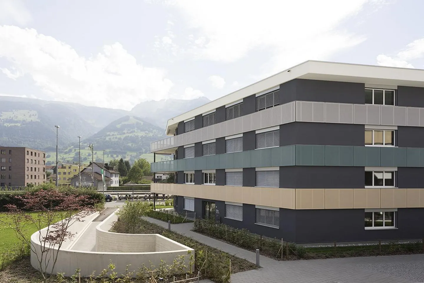 Versatile commercial space in the most central location in Sargans - Photo 2 of 8
