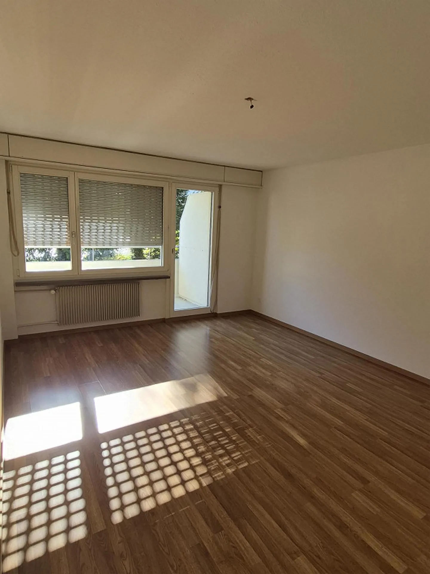 2 Room Apartment with Modern Fitted Kitchen - Photo 5 of 7