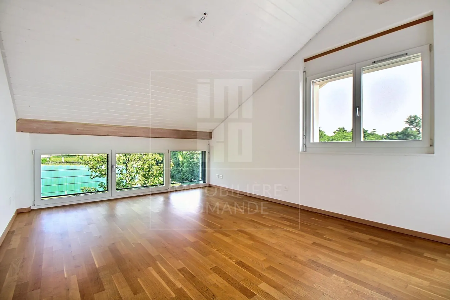 Charming Apartment in Jussy - Photo 8 of 14