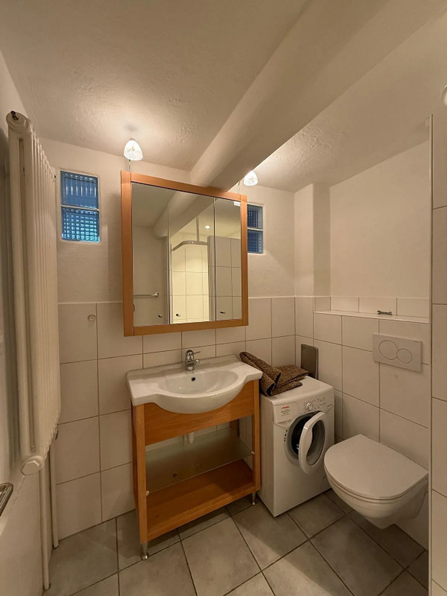 Charmante appartement de 2,5 pièces avec vue sur les montagnes - Photo 8 sur 12