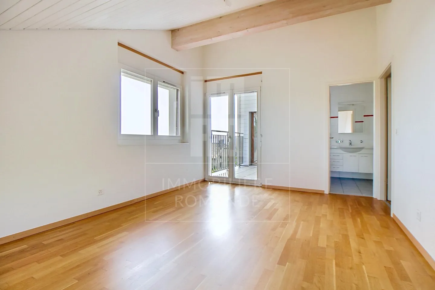 Charming Apartment in Jussy - Photo 9 of 14