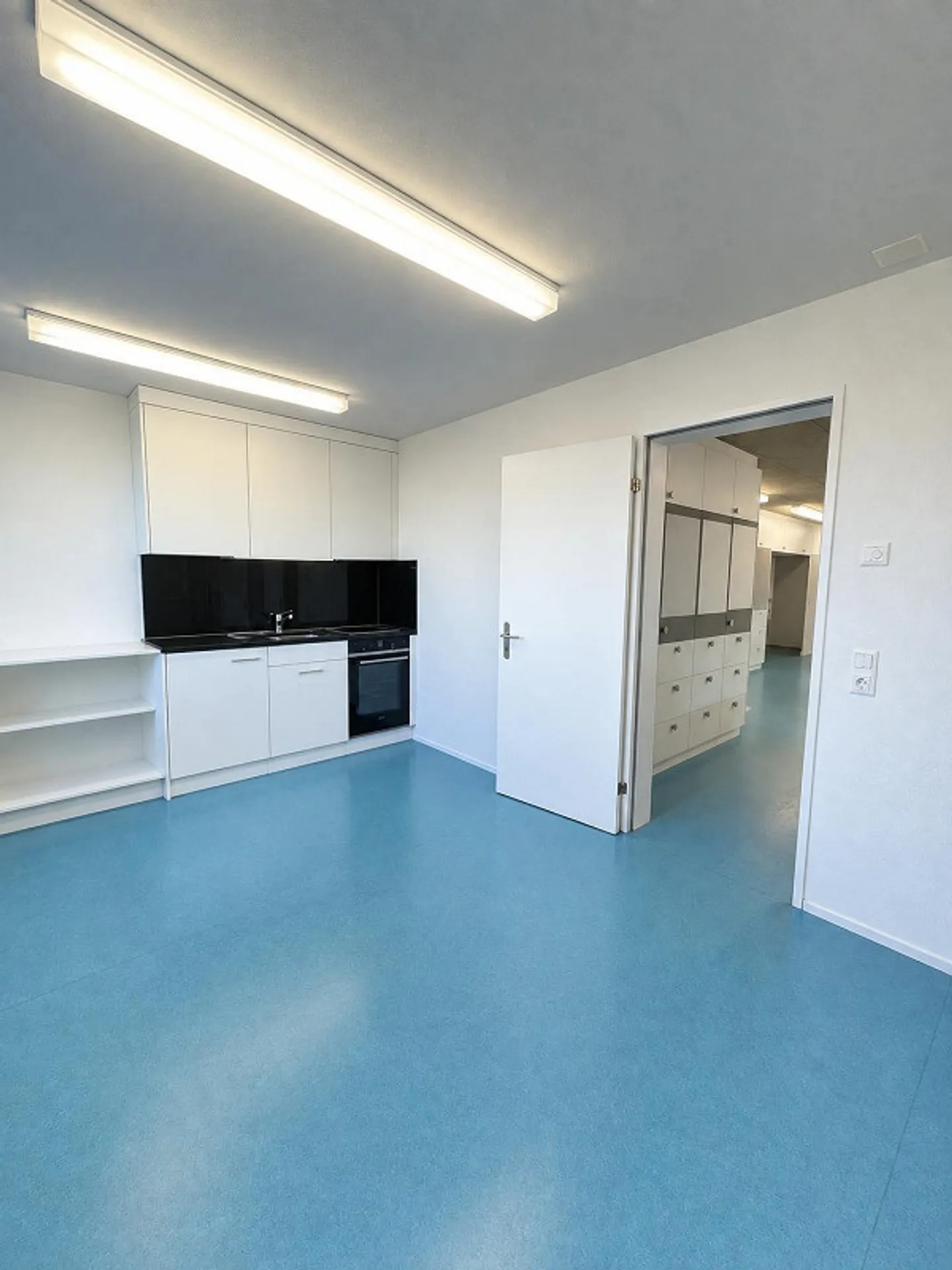 Versatile commercial space in the most central location in Sargans - Photo 4 of 8