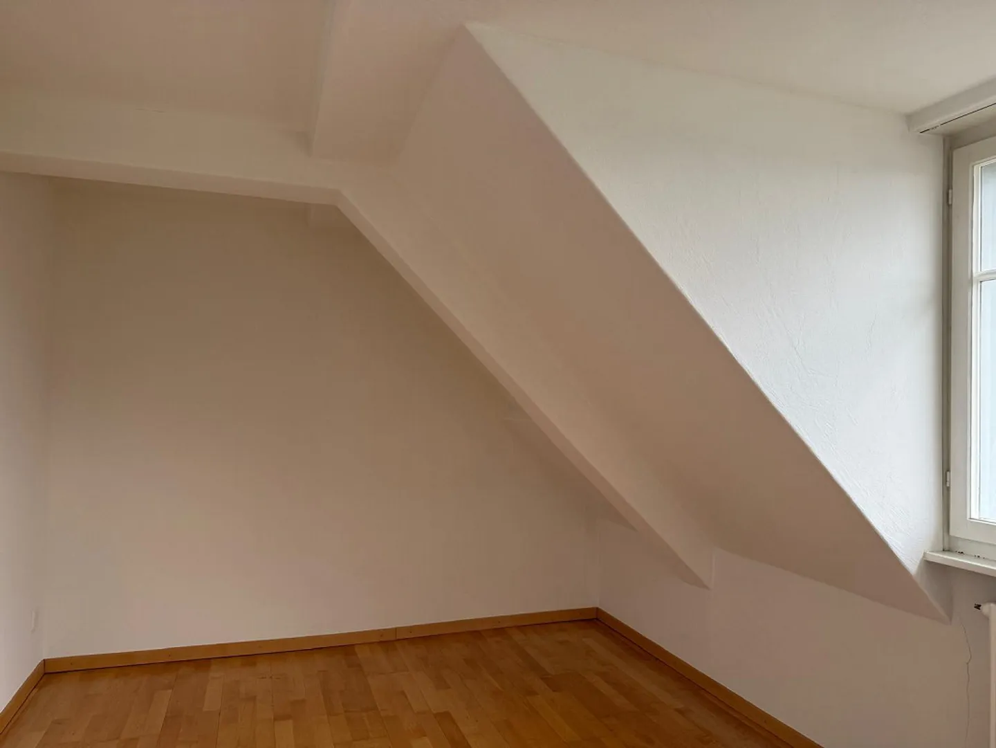 Charmante appartement de 2,5 pièces avec vue sur les montagnes - Photo 7 sur 12