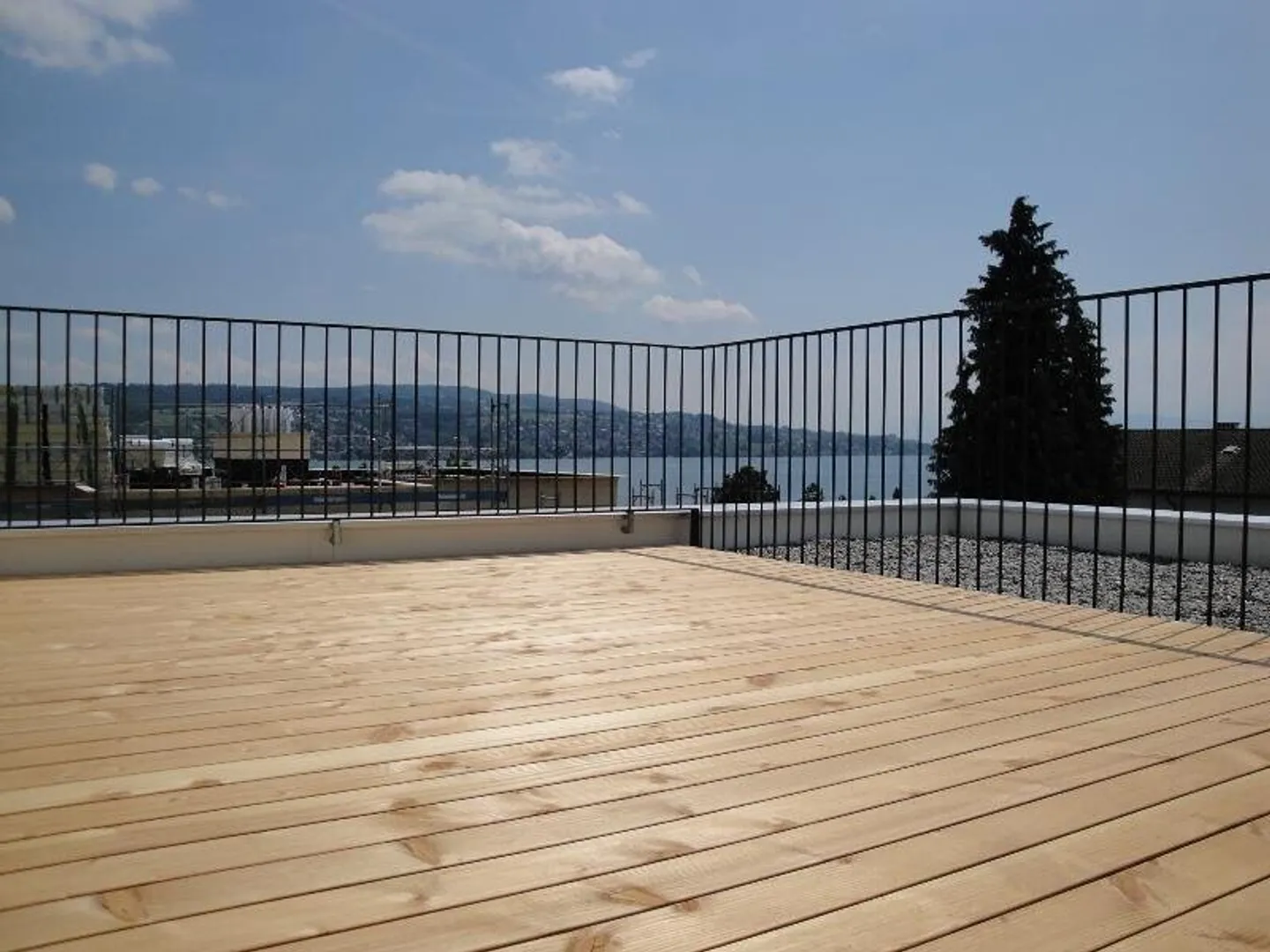 Appartamento attico elegante con vista mozzafiato - Foto 3 di 12