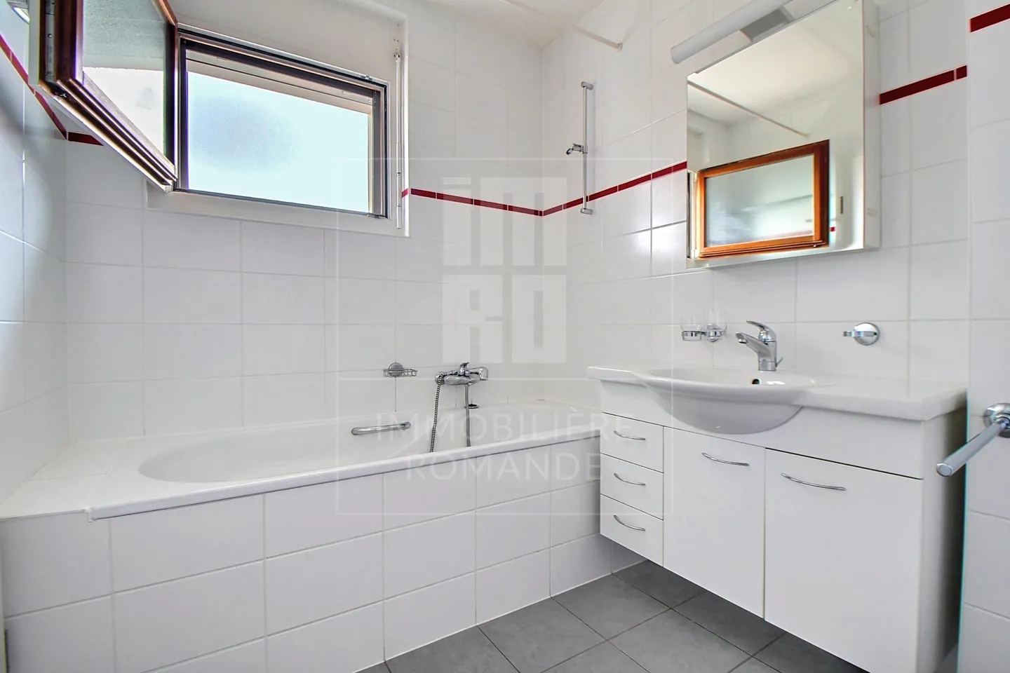 Charming Apartment in Jussy - Photo 10 of 14