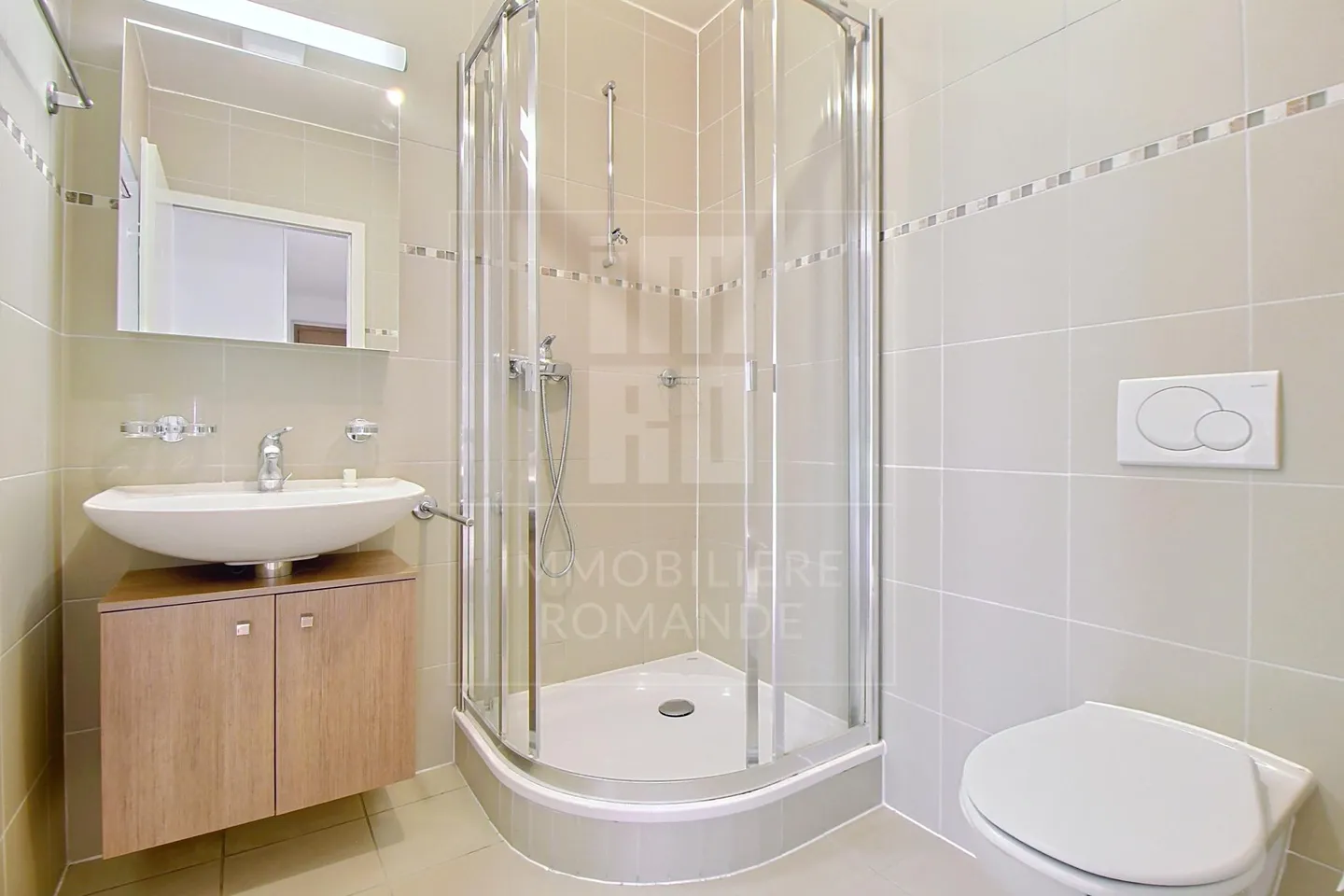 Charming Apartment in Jussy - Photo 11 of 14