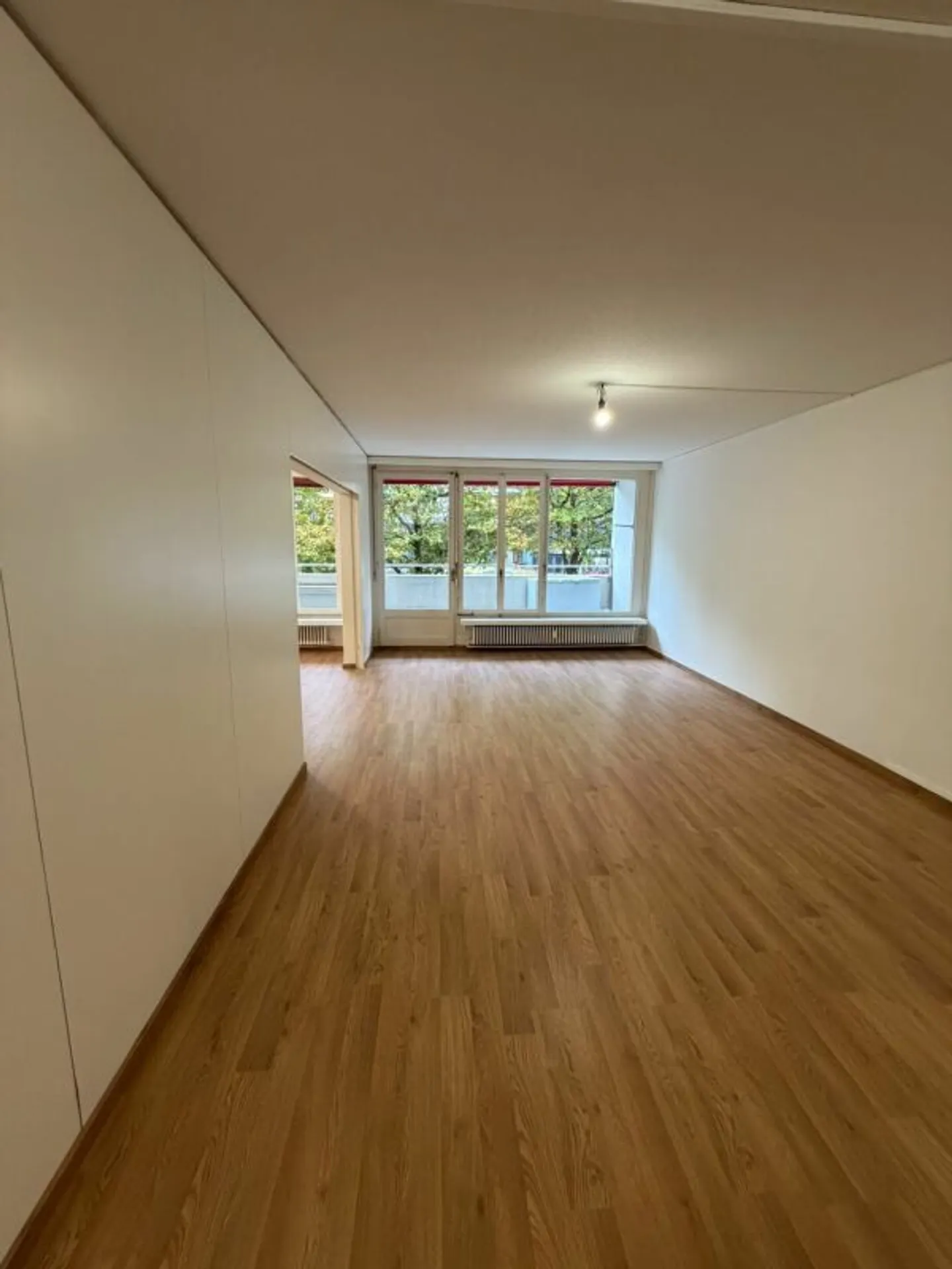 Grand et moderne appartement de 2,5 pièces à louer maintenant ! - Photo 1 sur 7