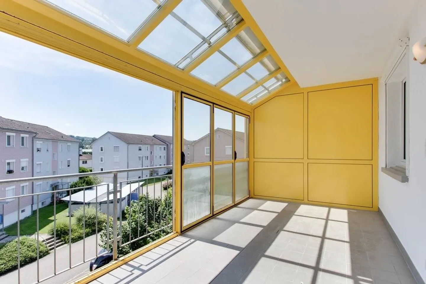 Here you live centrally and yet quietly - Photo 2 of 8