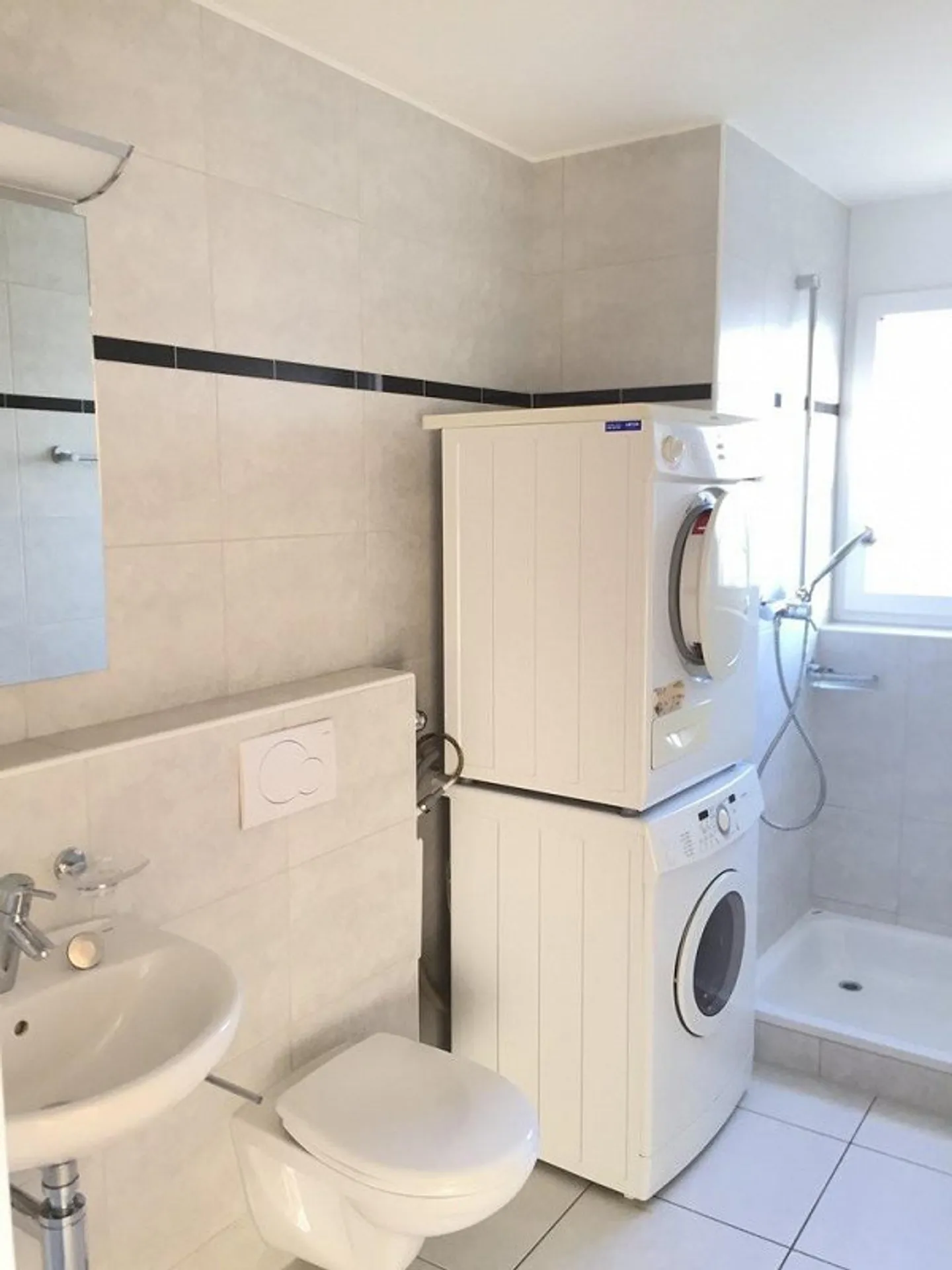 Your new family paradise in the green - Photo 3 of 9