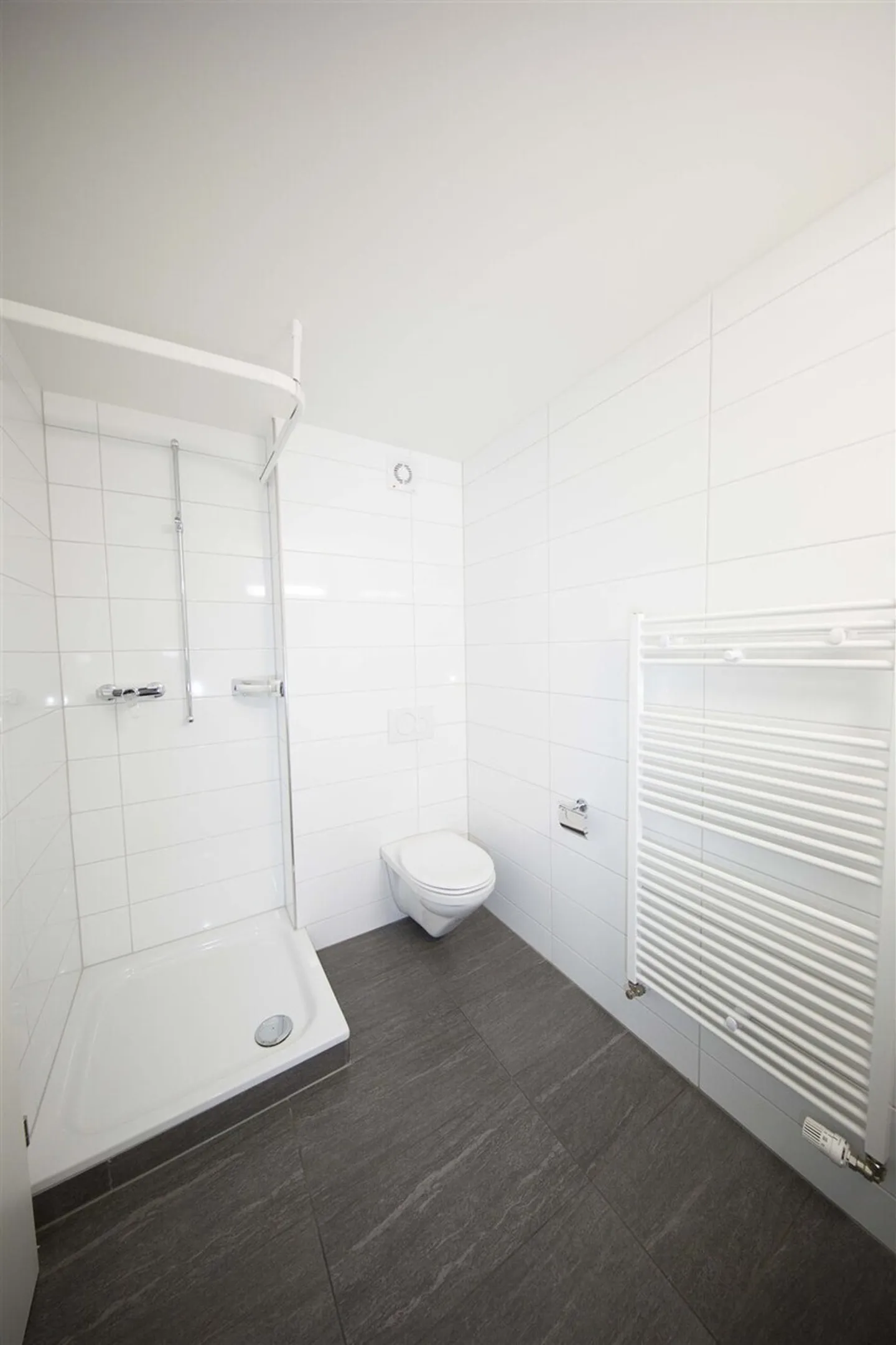 Appartamento studio ultramoderno con area salotto nel giardino! - Foto 6 di 7