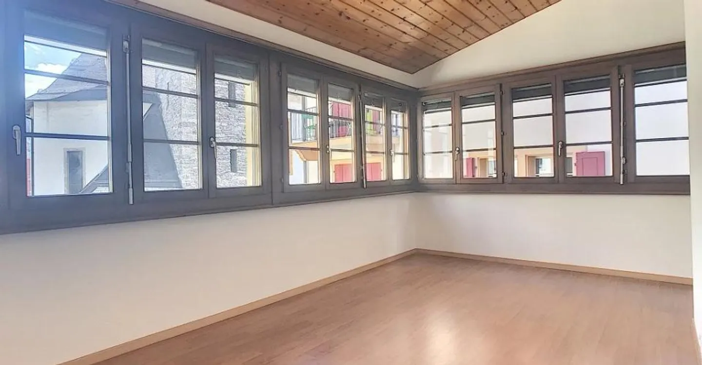 3-room duplex in downtown Sierre - Photo 2 of 5
