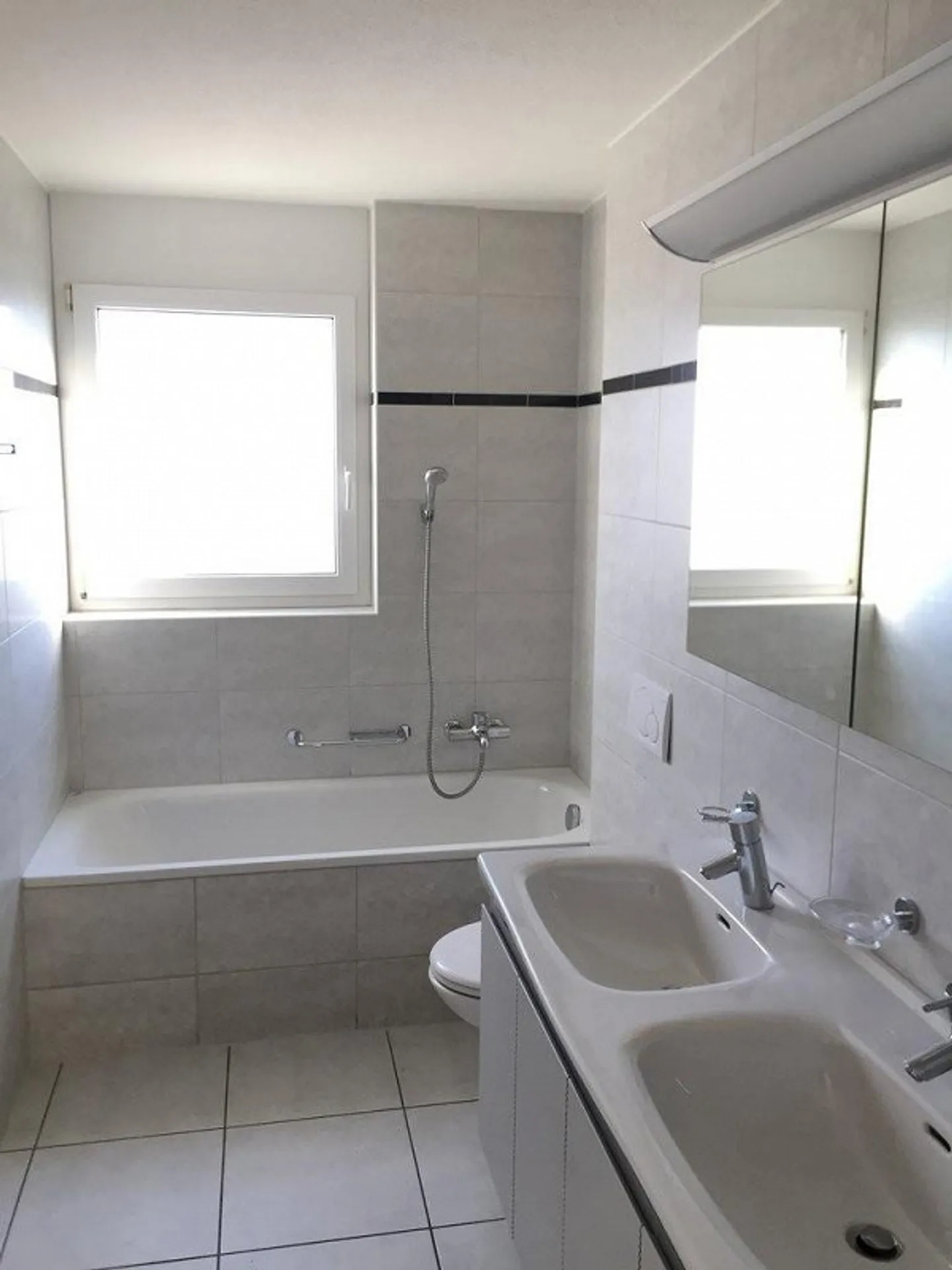 Your new family paradise in the green - Photo 4 of 9