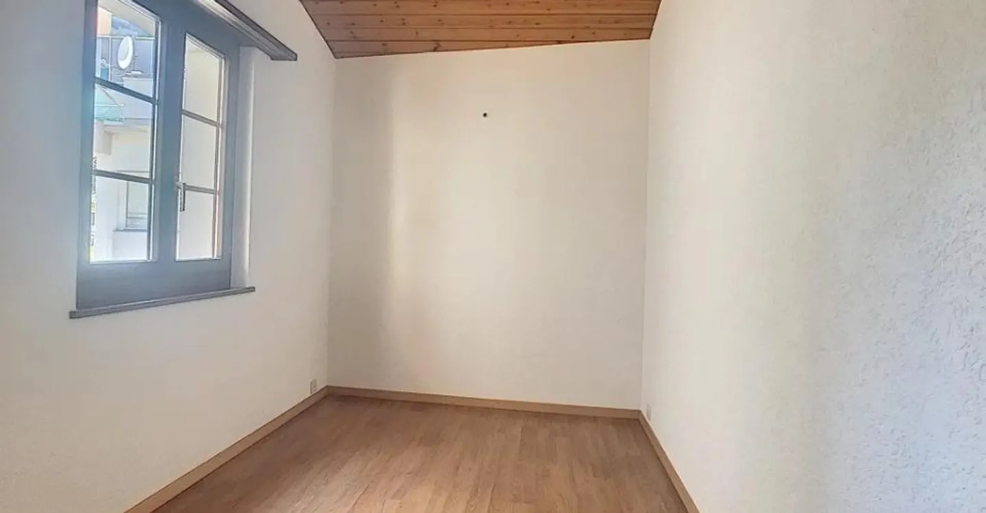 3-room duplex in downtown Sierre - Photo 3 of 5