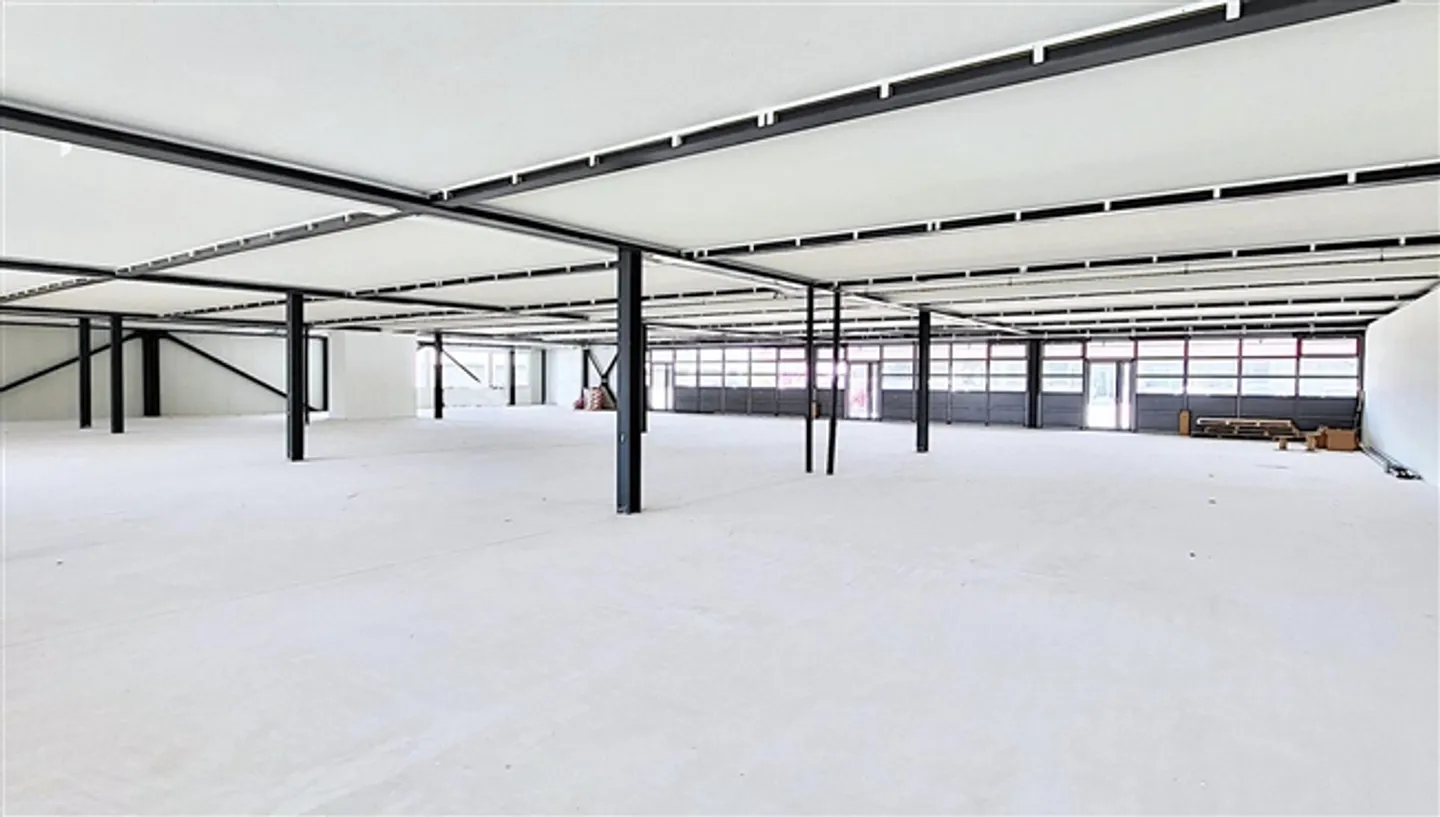 Espaces commerciaux de plain-pied pour artisans et entreprises - Photo 6 sur 8