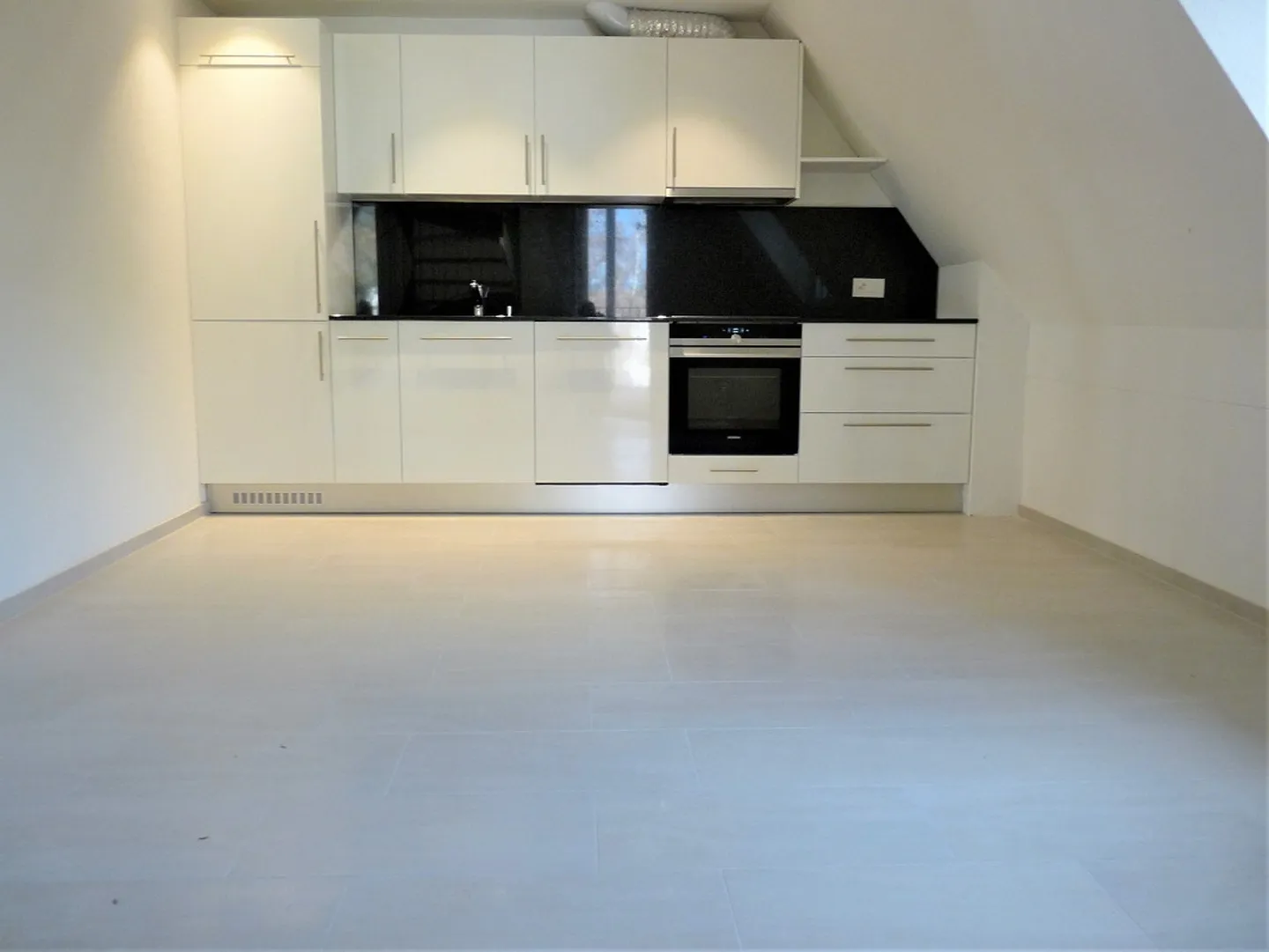 Lichtdurchflutete und moderne Maisonettewohnung - Foto 3 von 11