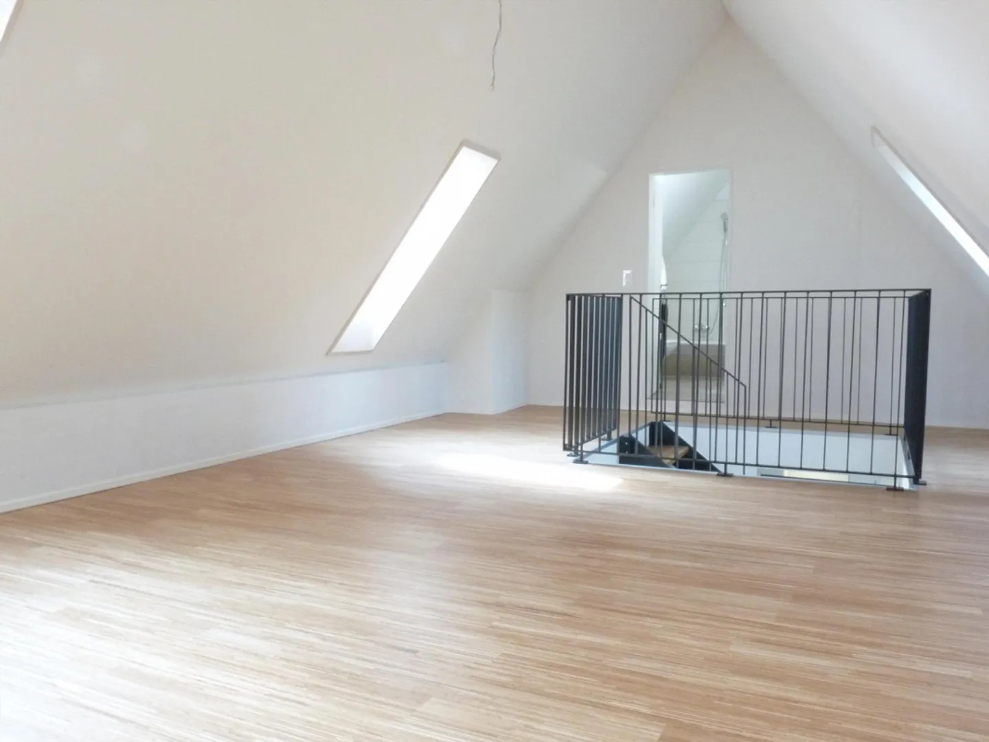 Lichtdurchflutete und moderne Maisonettewohnung - Foto 5 von 11