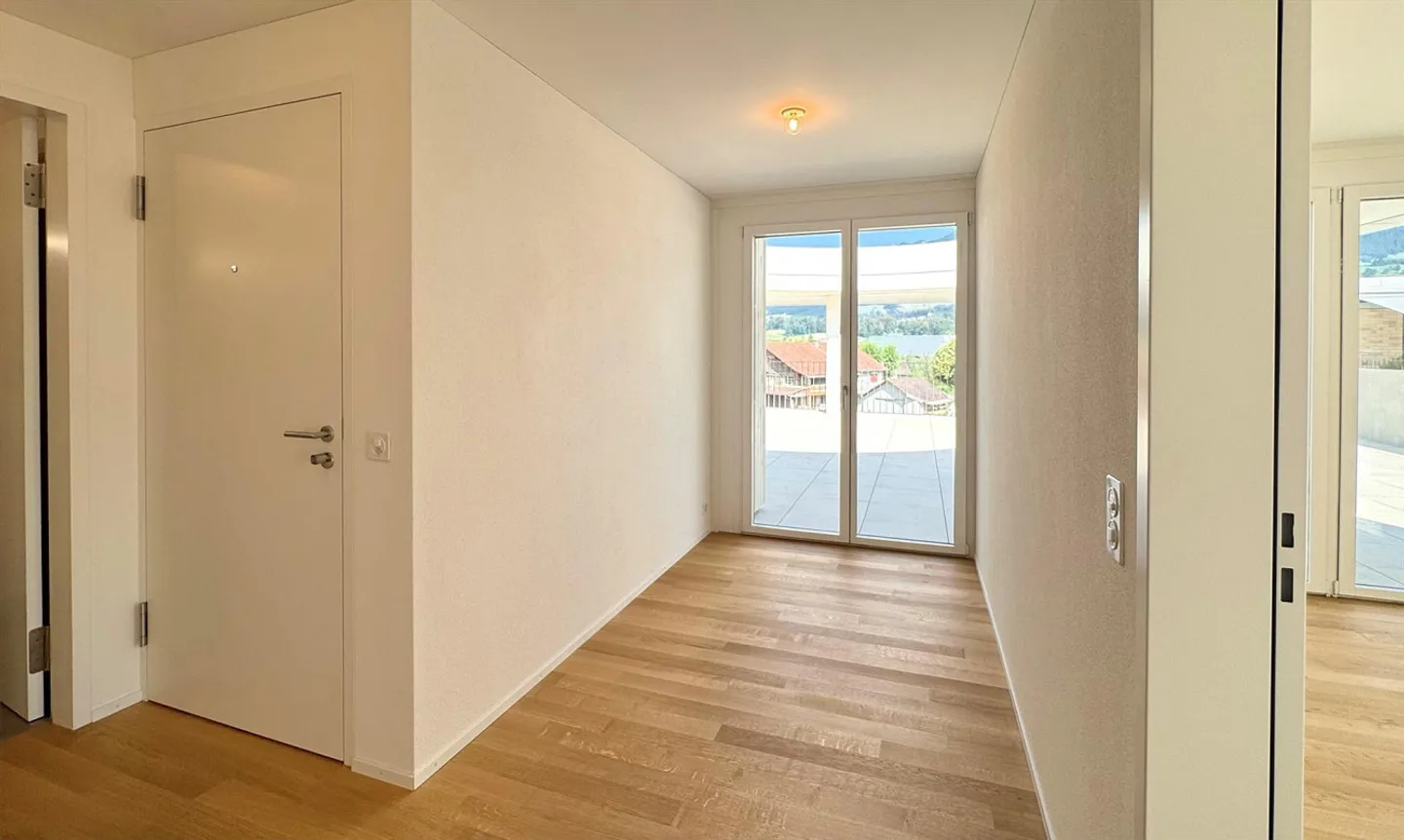 Modern 2.5-room penthouse apartment in Matten, Sarnen - Photo 4 of 9