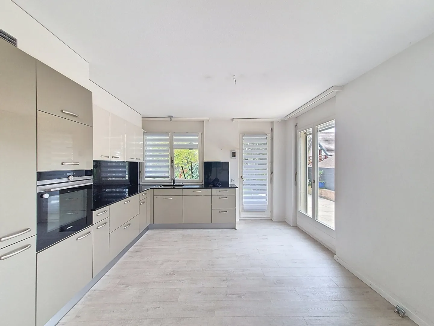 For Sale, Ground Floor Apartment, 1268 Begnins, Ref 5614185 - Photo 2 of 9