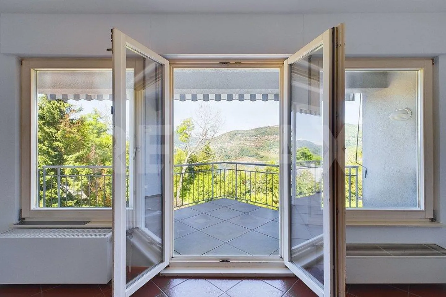 Living with a view of the lake, also as a second residence - Photo 2 of 13