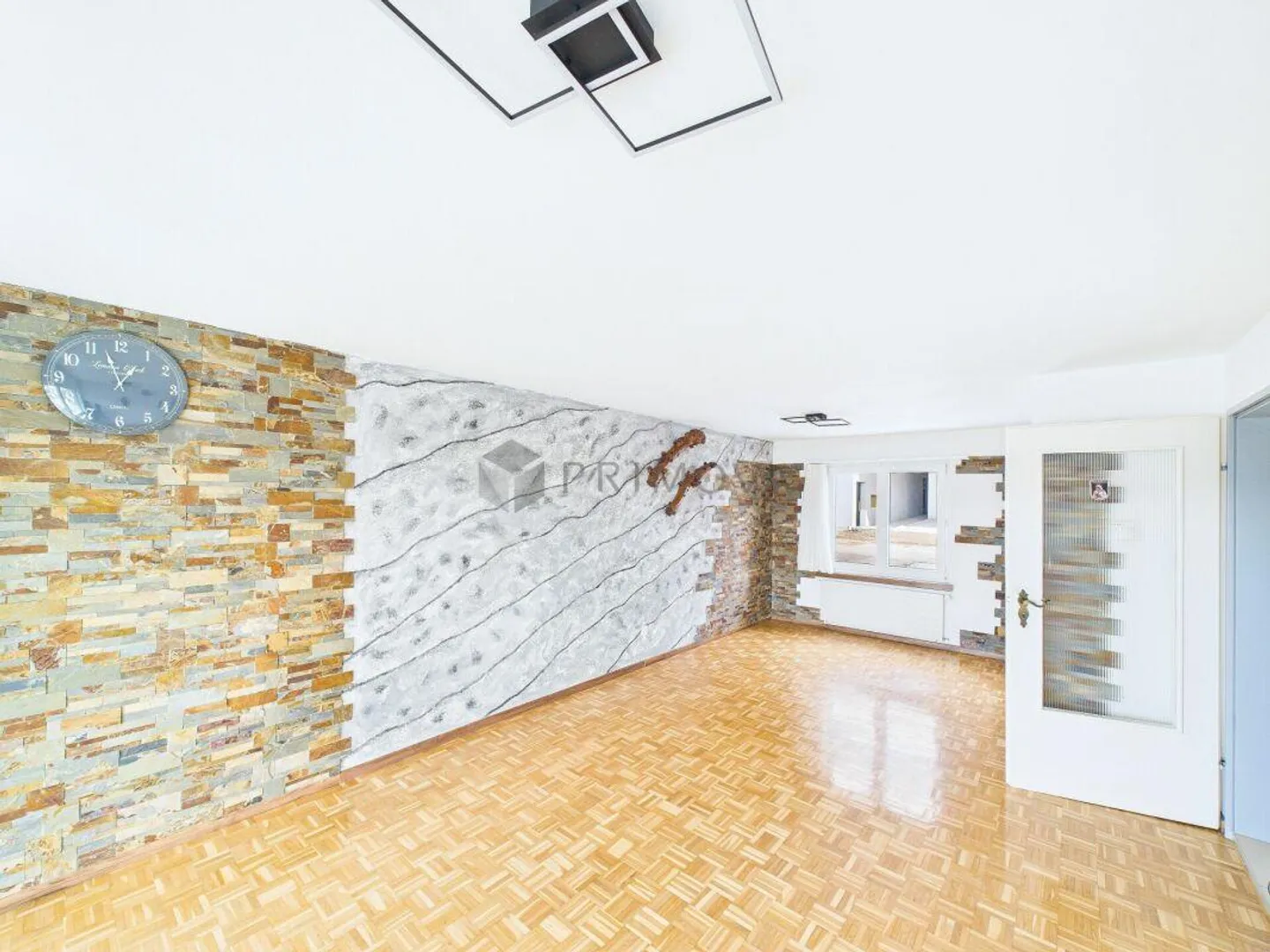 Exclusive semi-detached family house with generous living concept in a quiet location - Photo 2 of 14