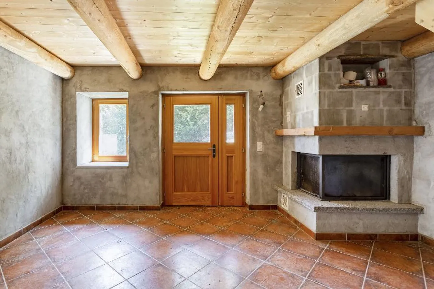 An Authentic Retreat in the Heart of the Maggia Valley - Photo 2 of 7