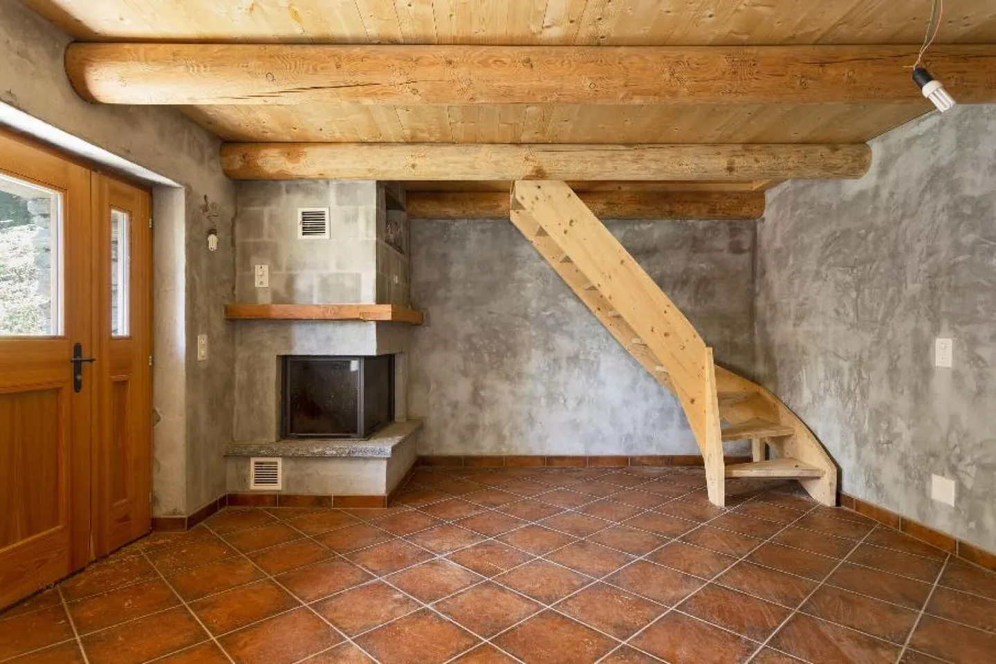 An Authentic Retreat in the Heart of the Maggia Valley - Photo 3 of 7