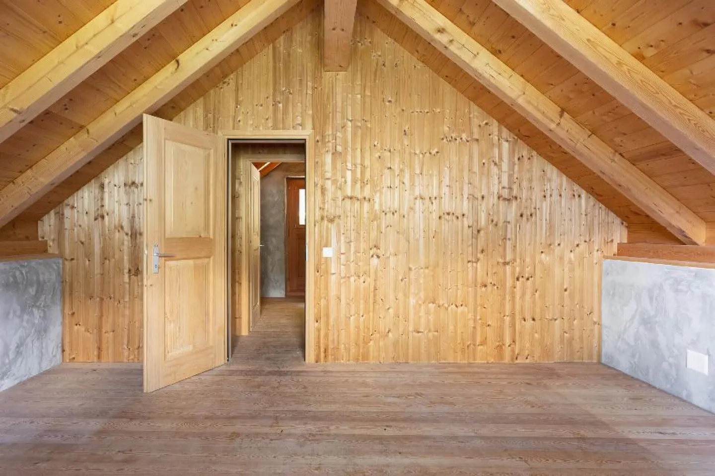 An Authentic Retreat in the Heart of the Maggia Valley - Photo 5 of 7