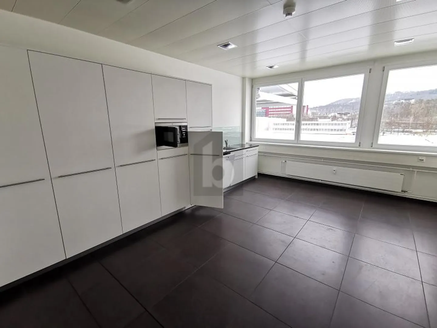 Spacious Office Space in Pratteln - Photo 3 of 4
