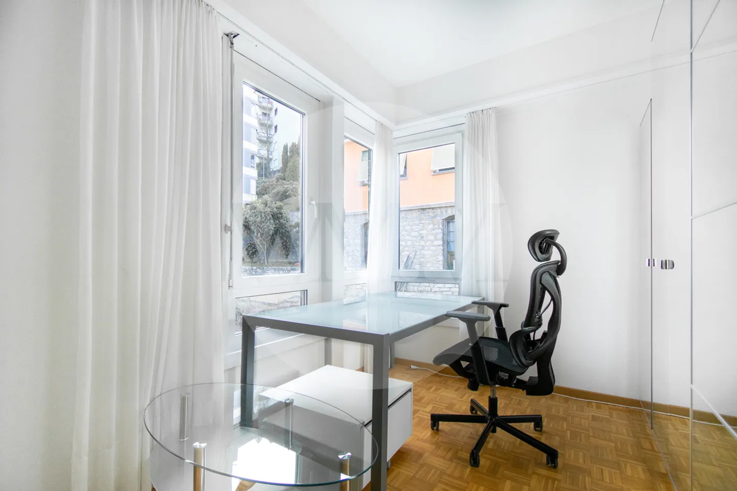 LUMINOSO ATTICO ARREDATO CON BALCONE E VISTA PANORAMICA - Foto 10 di 15