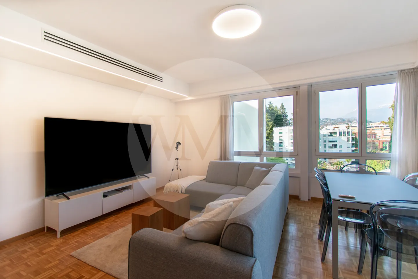 LUMINOSO ATTICO ARREDATO CON BALCONE E VISTA PANORAMICA - Foto 4 di 15