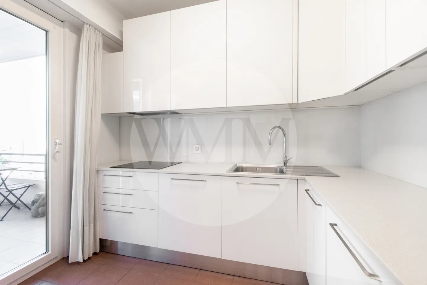 LUMINOSO ATTICO ARREDATO CON BALCONE E VISTA PANORAMICA - Foto 6 di 15