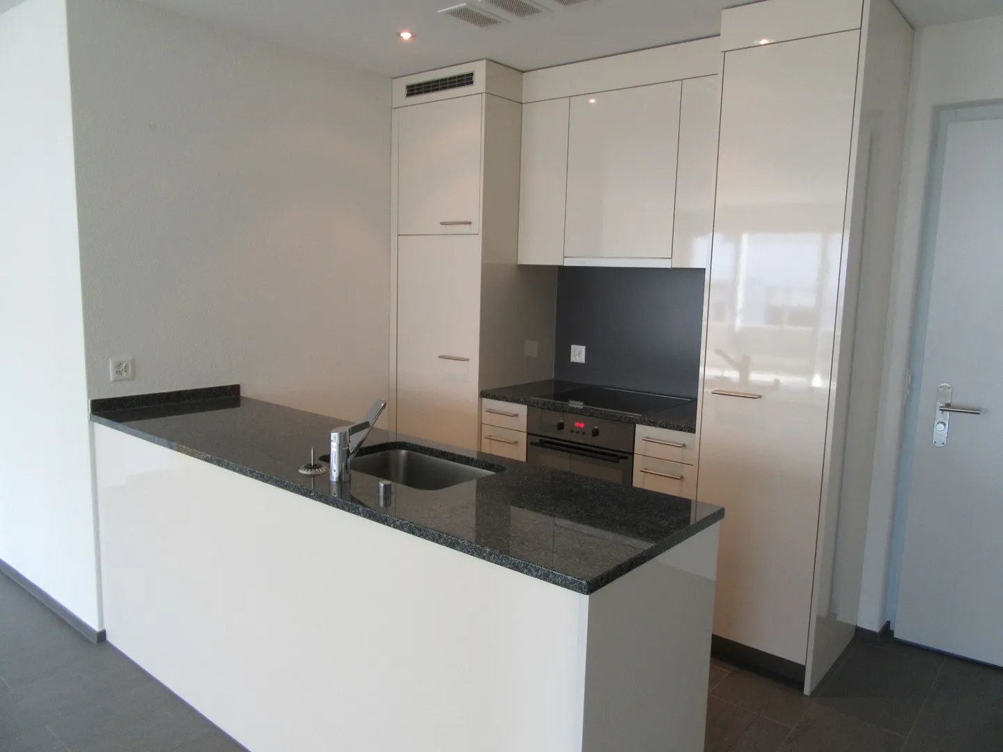 3.5 Room Apartment with Large Balcony - Photo 2 of 13