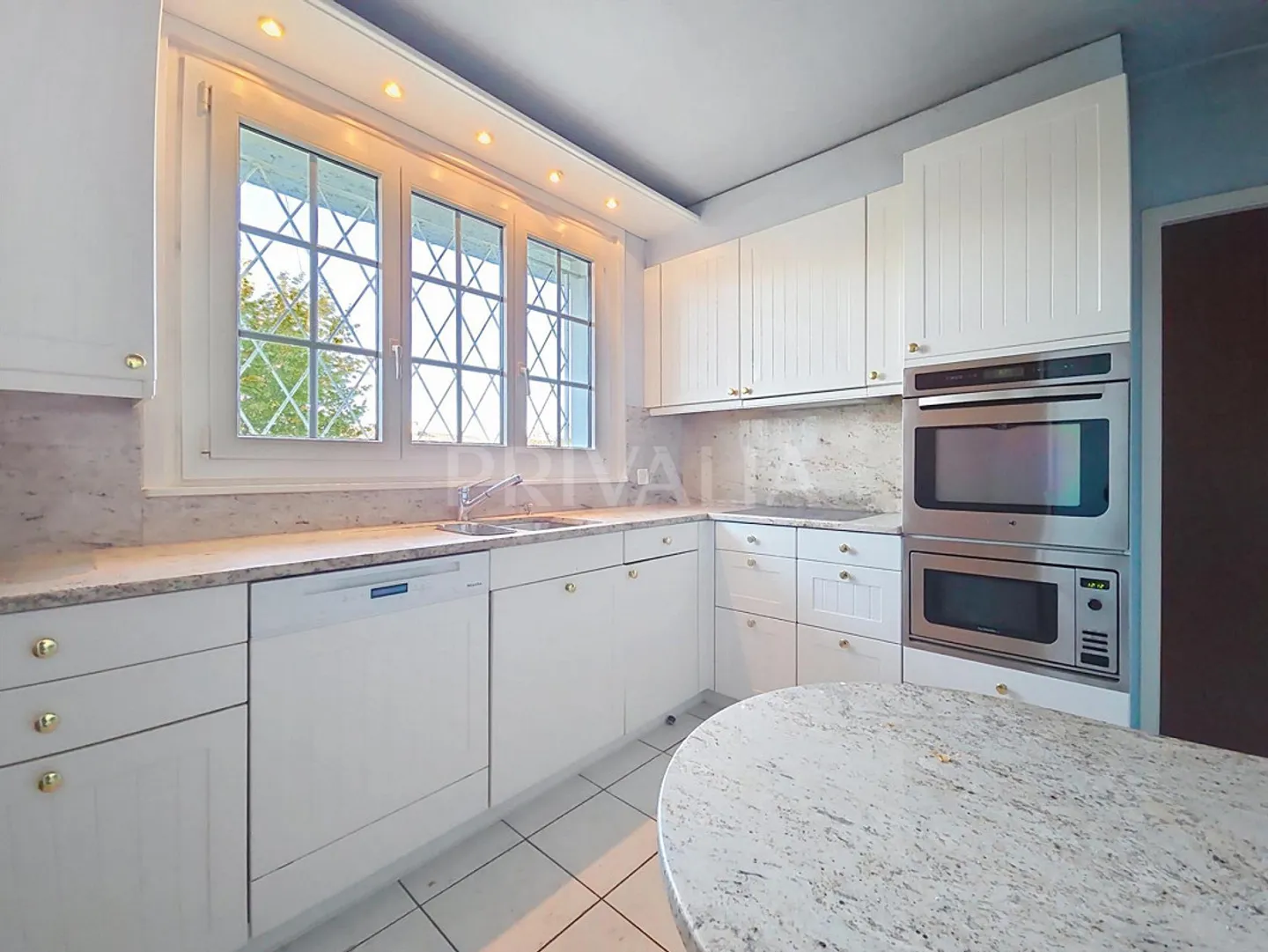 Single house for rent - Photo 4 of 10