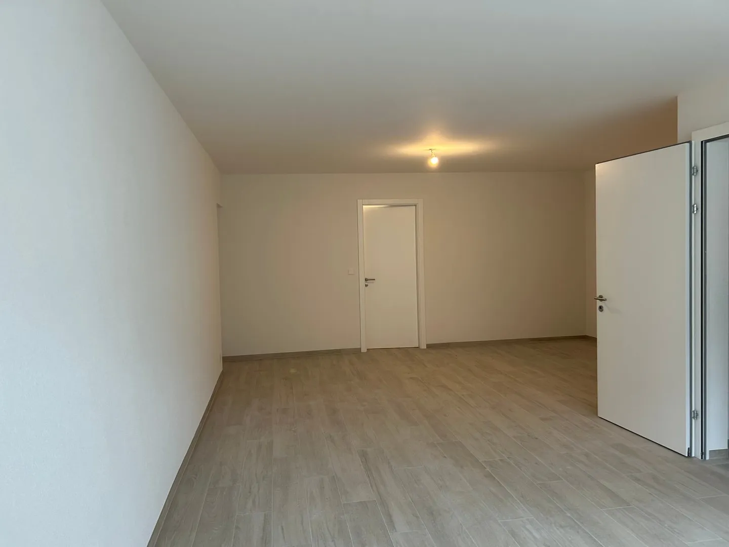 Local commercial property of 33 m2 in Vallorbe - Photo 3 of 5