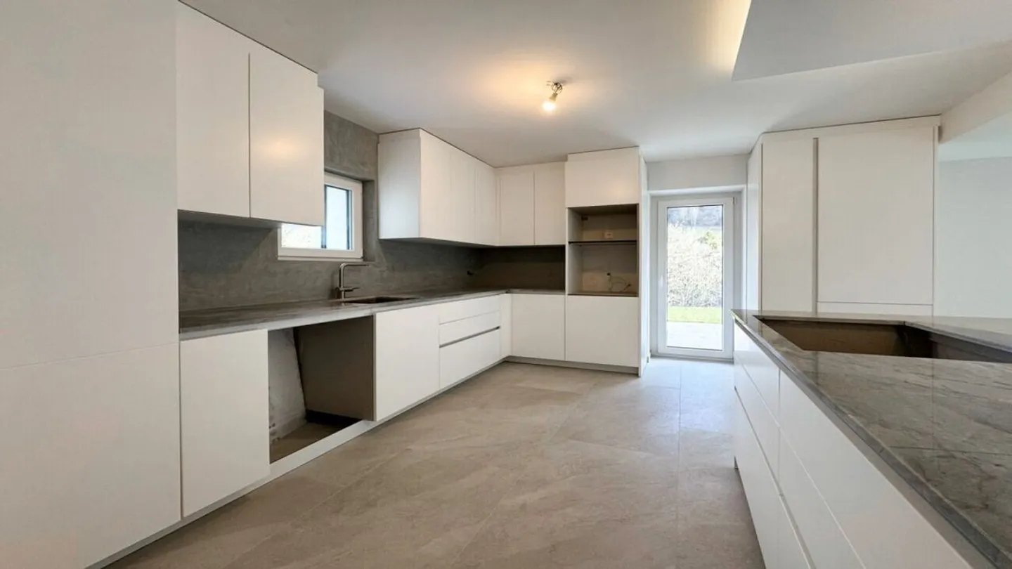 Chalet di 6,5 stanze completamente ristrutturato. - Foto 3 di 13