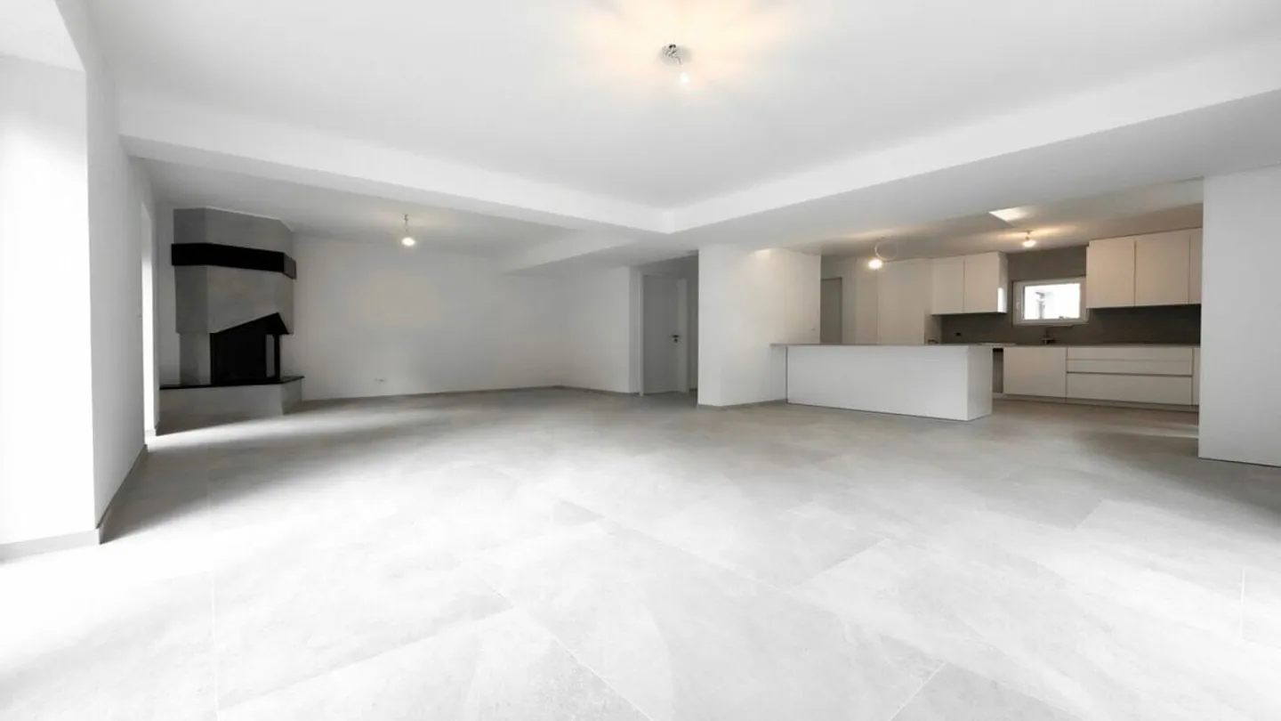 Chalet di 6,5 stanze completamente ristrutturato. - Foto 4 di 13