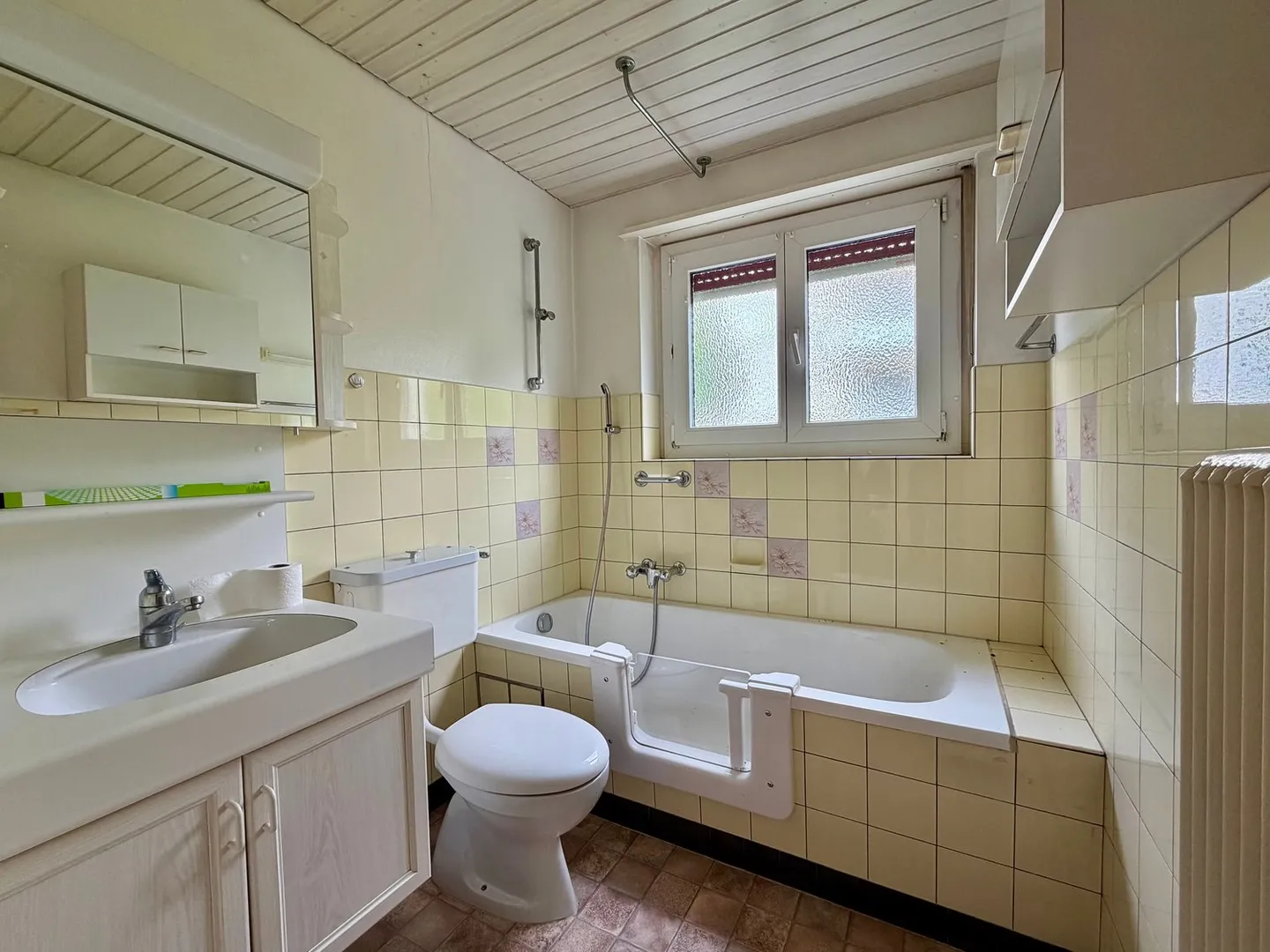 3.5-Room Bijou with Balcony in Grenchen - Photo 7 of 28