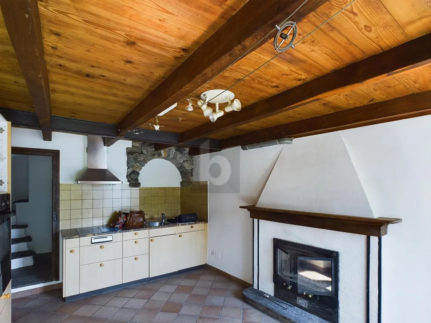 Maison ensoleillée avec grand jardin - Photo 2 sur 5