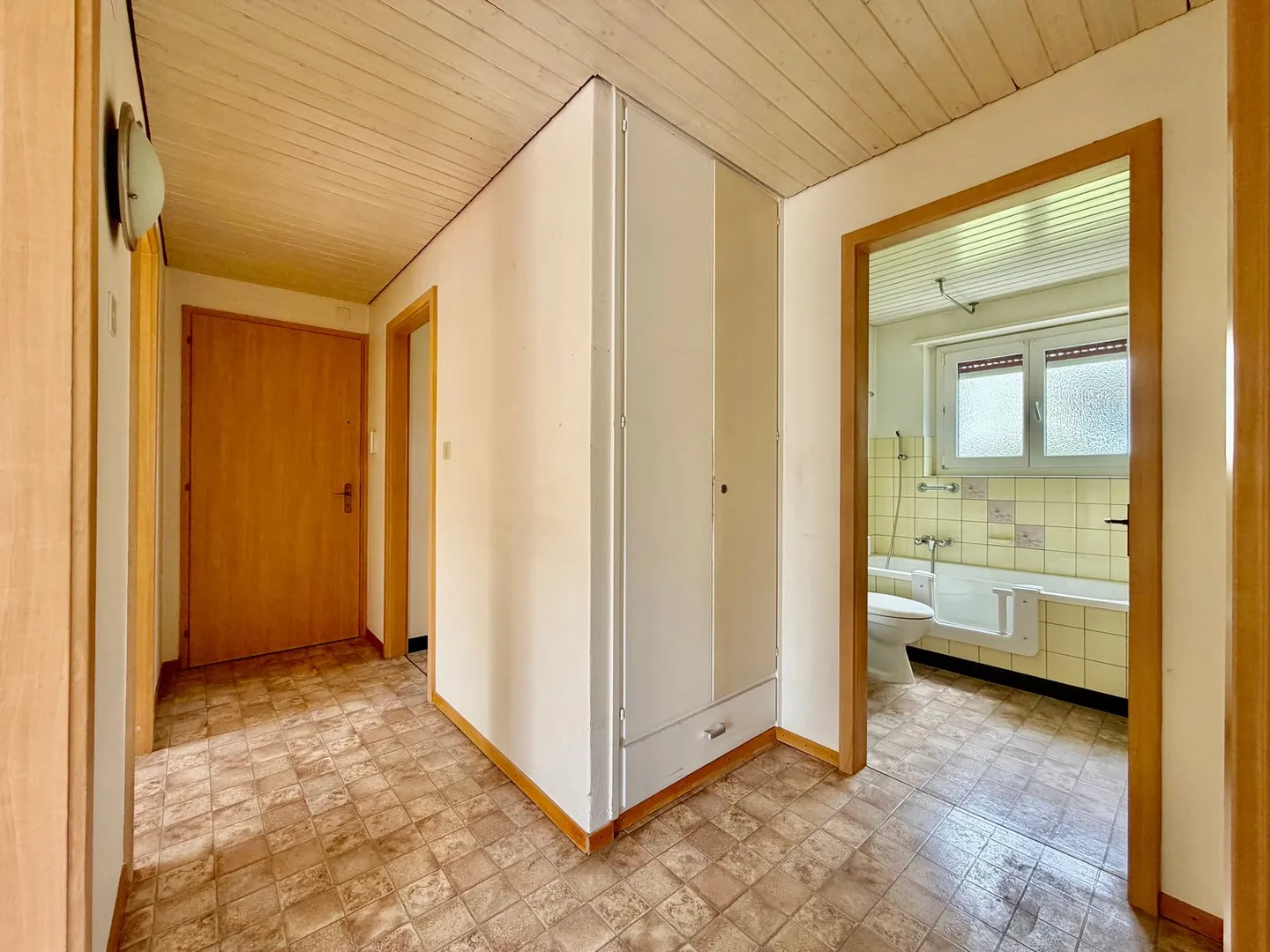 3.5-Room Bijou with Balcony in Grenchen - Photo 6 of 28
