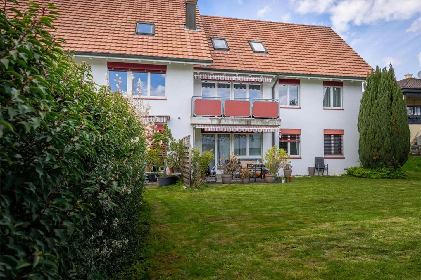 Appartamento mansardato luminoso e spazioso in un tranquillo quartiere residenziale - Foto 8 di 9